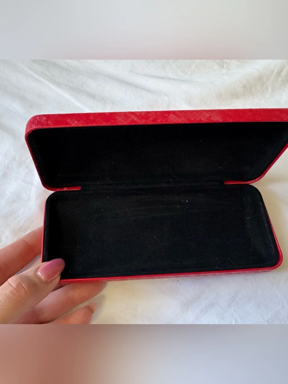 Caviar Eyeglasses Case Clamshell Hard Red Felt Lined Gold Logo 6.25